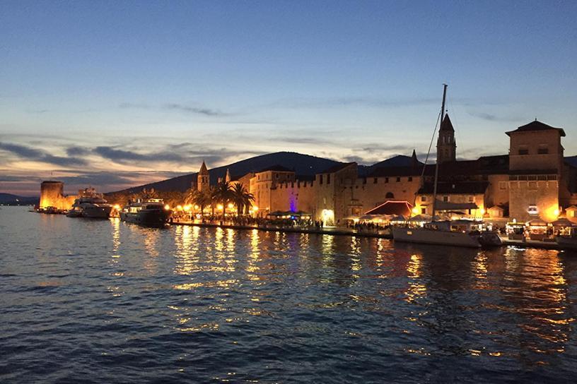 Apartments Mamut Trogir Exterior foto