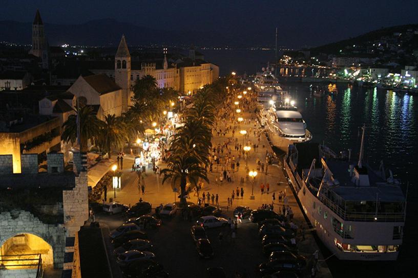 Apartments Mamut Trogir Exterior foto