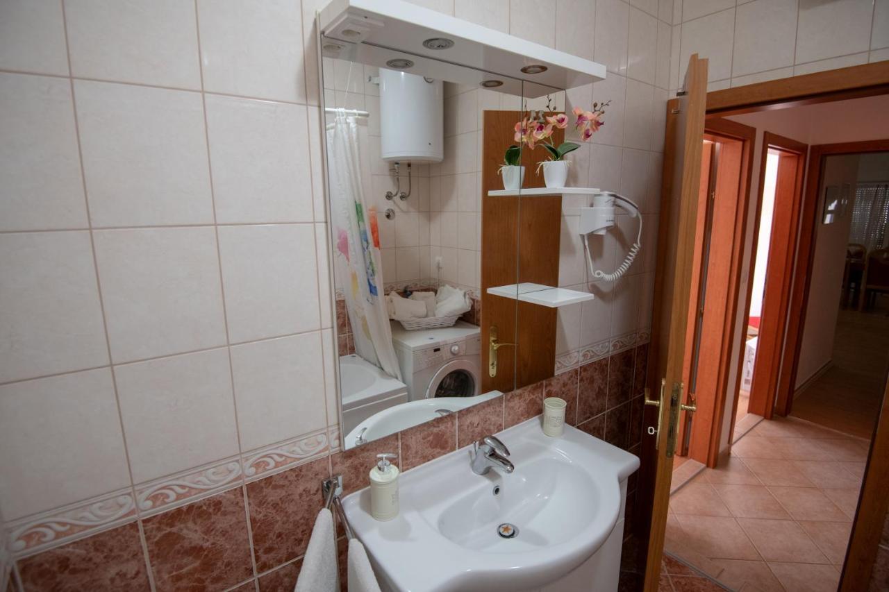 Apartments Mamut Trogir Exterior foto